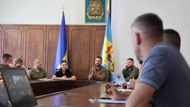 Центр ментального здоров'я відкрили у Броварській лікарні Круглий стіл з ветеранської етики у Київській ОВА — учасники обговорюють повернення захисників до громад