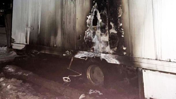 У Києві затримали чоловіка, який підпалив два авто заради розваги Обгоріла вантажівка MAN