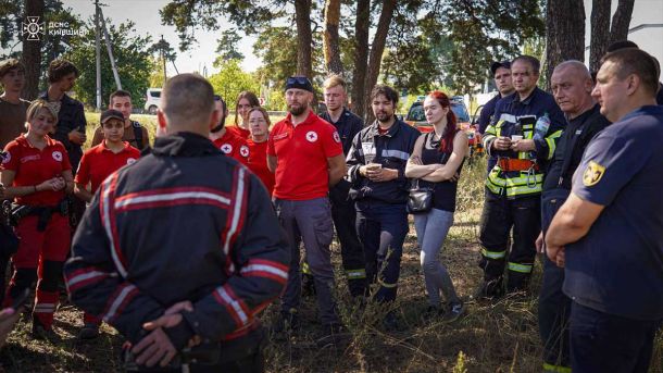 На Київщині військовому РФ заочно оголосили підозру в мародерстві Рятувальники та медичний персонал на зібранні під час навчальної тренування у парку Києва.