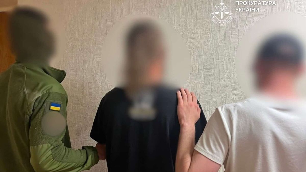 Вибух на Оболоні: підозрюваний відправив боєприпаси поштою Вибух на Оболоні: підозрюваний відправив боєприпаси поштою