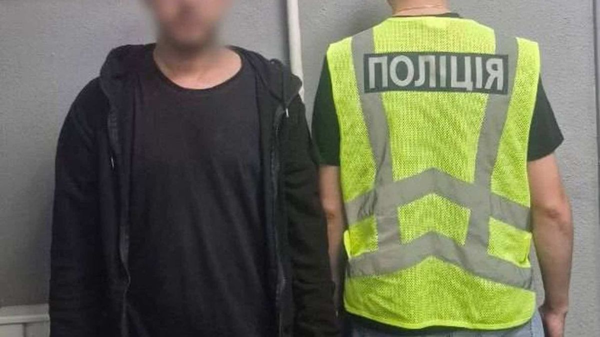П'ятеро чоловіків вбили 58-річного киянина біля кав'ярні на Садовій Поліція Києва затримала п'ятьох підозрюваних у вбивстві 58-річного чоловіка біля кав'ярні на вулиці 6-лінія Садова