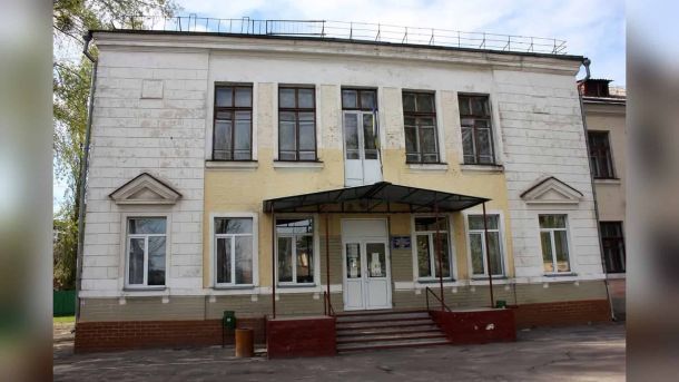 Пожежа у Подільському районі — горить 16-поверхівка на рівні 14–15 поверхів (оновлено) Школа №42 на Хорольській вулиці, 19 у Києві — перша капітальна школа, збудована після Другої світової війни у 1946 році