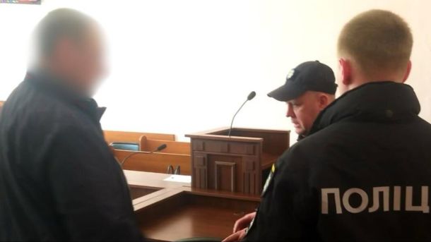 Порятунок на Оболоні: маму з донькою зняли з крижини за 200 м від берега Прокурори Голосіївської окружної прокуратури під час судового засідання у справі зґвалтування
