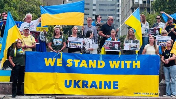 Голова Goldman Sachs попередив про ризик рецесії в США через тарифи Трампа Акції в Південноафриканській республіці (ПАР) на підтримку України