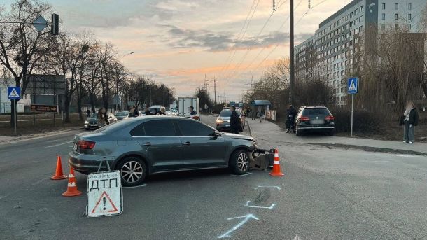 Патрульна поліція Борисполя відзначила 10 років: нагородили кращих офіцерів ДТП у Вишневому: 64-річну жінку збив Passat, якого відкинуло
