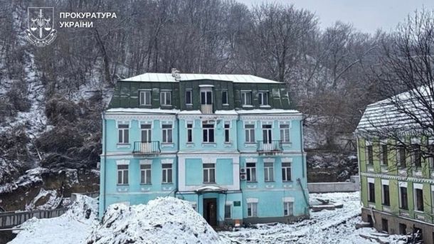 Де можна безпечно зануритися у воду 6 січня — перелік офіційних пляжів Земельна ділянка на Подолі, де проводяться будівельні роботи