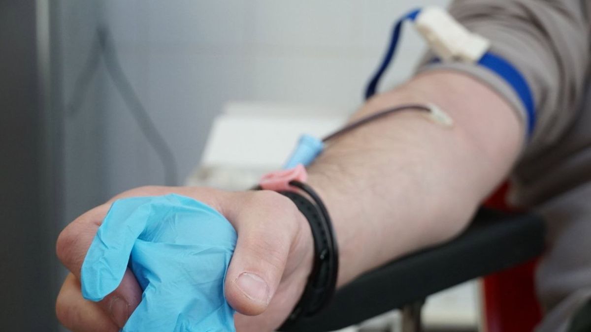Київ: понад 90 працівників Держспецзв’язку здали 42 літри крові Військовослужбовці та працівники Держспецзв’язку здають кров на базі Медичного центру Служби у Києві