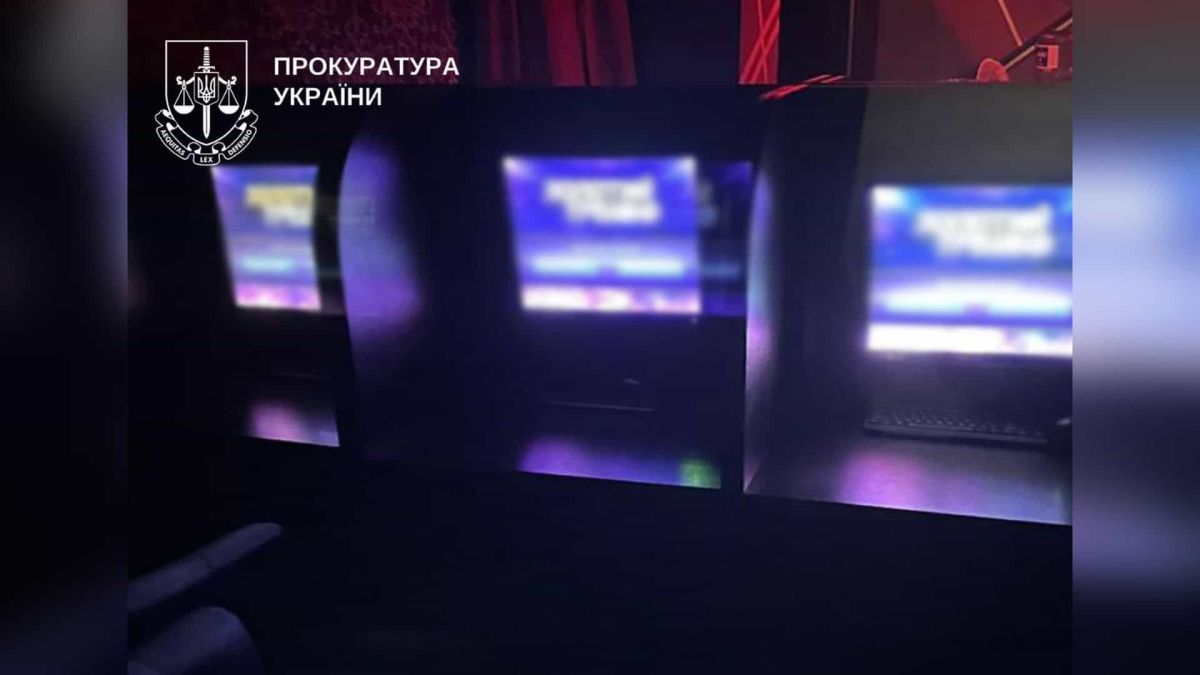 12 осіб постануть перед судом за 10 підпільних гральних закладів у Києві Дванадцять обвинувачених постануть перед судом за організацію 10 підпільних гральних закладів у Києві з доходом 500 тис. грн на день
