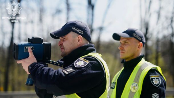 Фура на автопілоті: небезпечного водія затримано на трасі Київ — Чоп Фура на автопілоті: небезпечного водія затримано на трасі Київ — Чоп