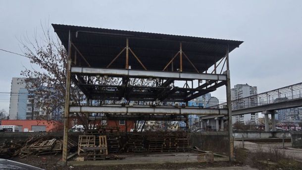 У Броварах загинула жінка під час пожежі: рятувальники врятували собаку Занедбана парковка