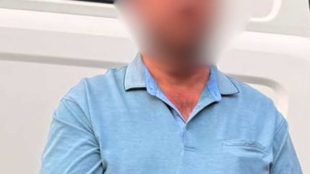 СБУ затримала керівників оборонного підприємства Вишневого через вибухи складів Правоохоронці затримали 47-річного мешканця Київщини під час отримання $7000 за обіцянку бронювання на оборонному підприємстві