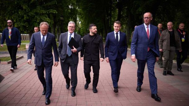 Європа повертається до переговорів про мир в Україні Європа повертається до переговорів про мир в Україні