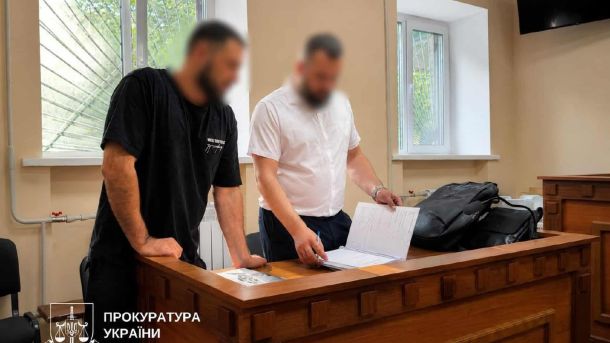 Двоє киян привласнили нерухомість самотнього чоловіка, прикинувшись працівниками ТЦК Шахраї у Києві виманили квартиру та будинок вартістю 5,6 млн, представившись працівниками ТЦК