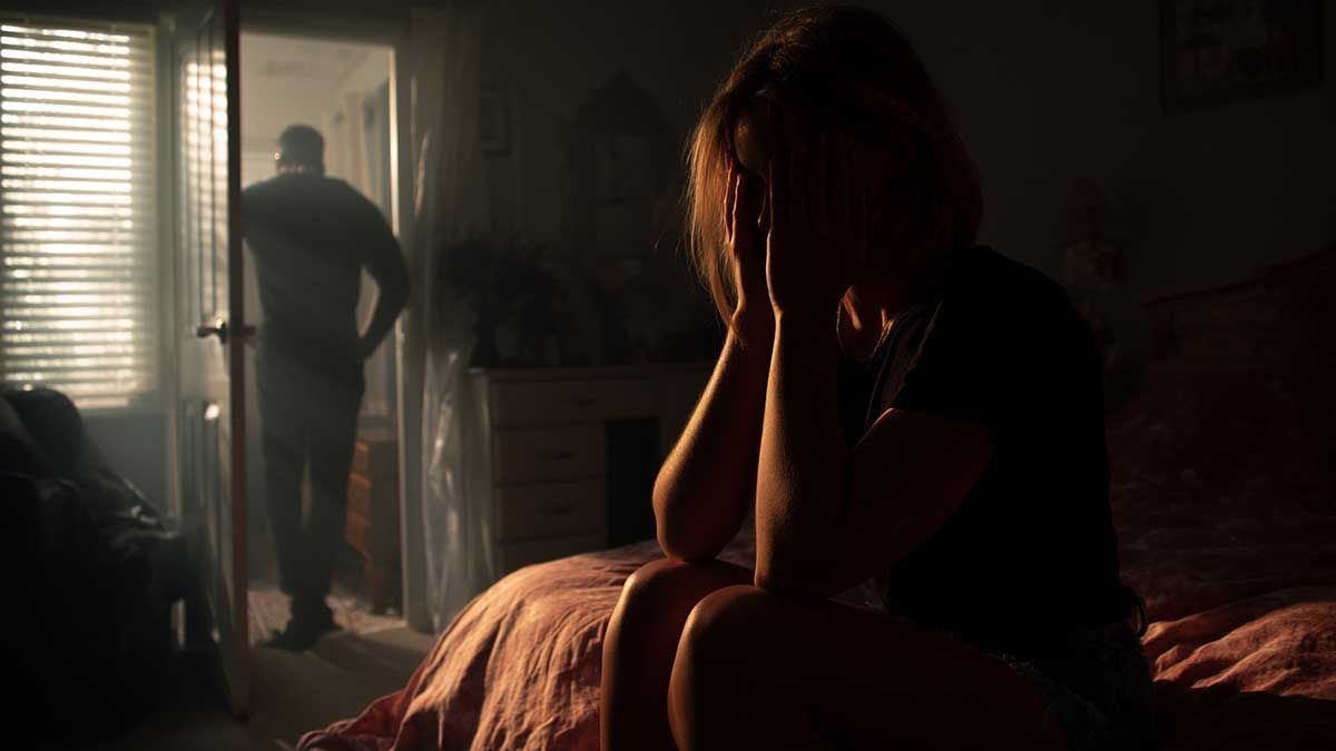 Кожне друге звернення до телефону довіри в Києві у березні стосувалося домашнього насильства Кожне друге звернення до телефону довіри в Києві у березні стосувалося домашнього насильства