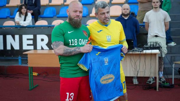 Літні канікули: правоохоронці навчають дітей безпечній поведінці в метро Літні канікули: правоохоронці навчають дітей безпечній поведінці в метро