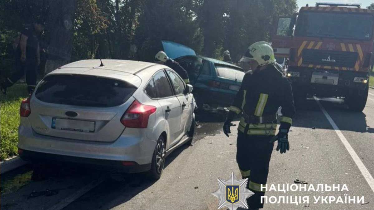 У Переяславі зіткнення Ford та Opel призвело до займання авто, постраждала водійка У Переяславі зіткнення Ford та Opel призвело до займання авто, постраждала водійка