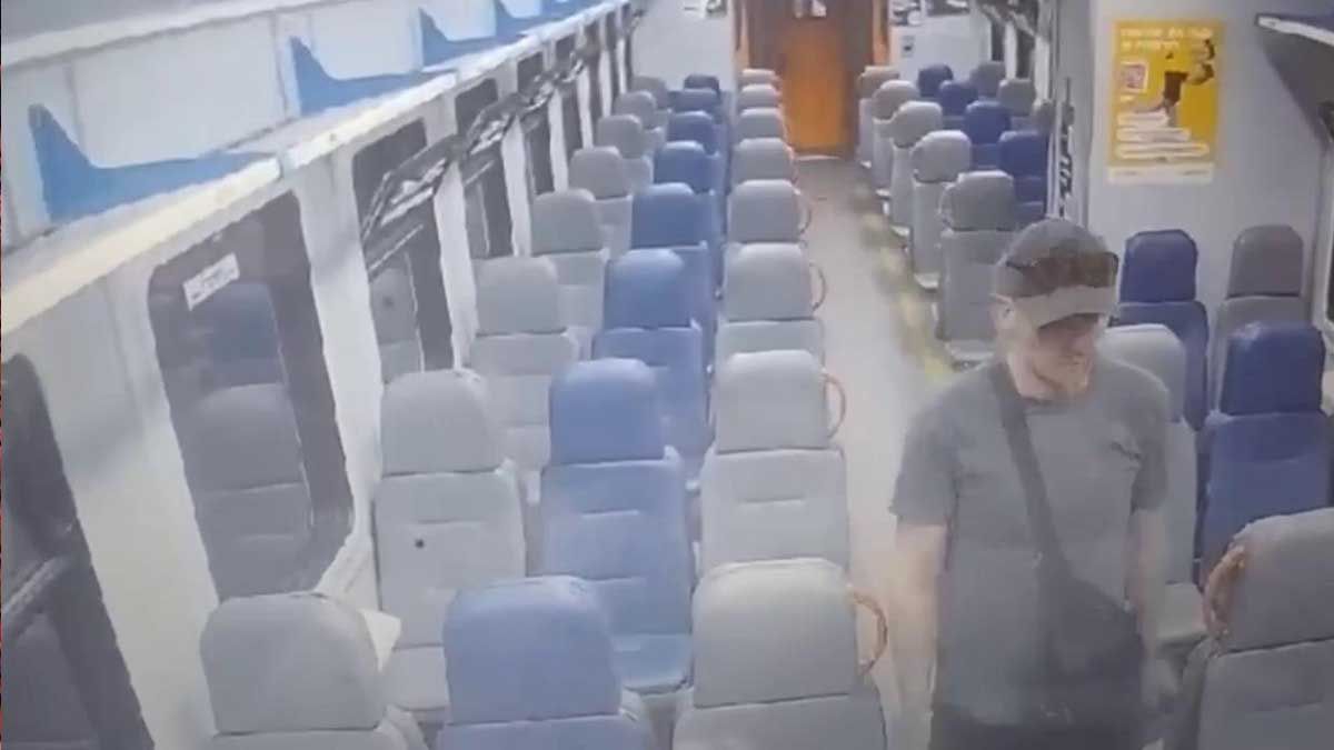 У київській міській електричці масово крадуть столики з USB-зарядками: збитки для «Укрзалізниці» У київській міській електричці масово крадуть столики з USB-зарядками: збитки для «Укрзалізниці»