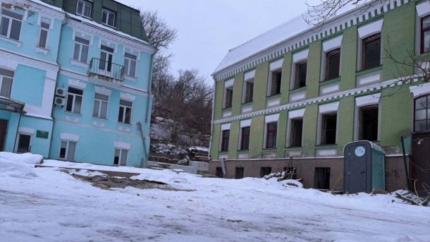Джасмін Крокетт вибачилася перед світом після конфлікту Трампа із Зеленським Два флігелі садиби Іосифа Носача