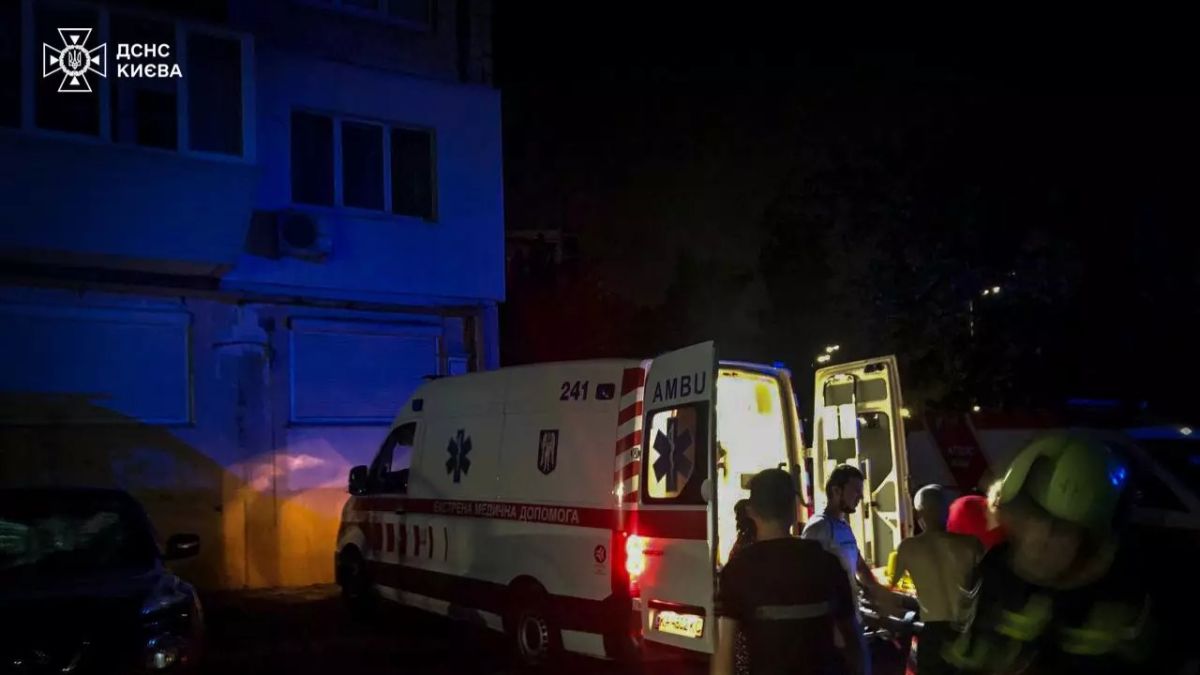 Гарячі сни: у п’ятиповерхівці на Братиславській загорівся матрац Гарячі сни: у п’ятиповерхівці на Братиславській загорівся матрац