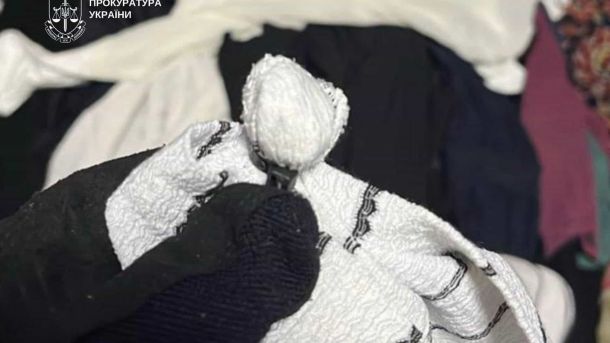Пожежа на Прикордонній у Деснянському р-ні: трав'яний настил згорів на 1000 кв. м Продавали метадон у секонд-хенді: 8 учасників угруповання постануть перед судом