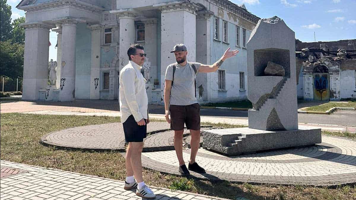 В Ірпені планують сквер сучасного мистецтва з роботами Бенксі та українських митців В Ірпені планують сквер сучасного мистецтва з роботами Бенксі та українських митців