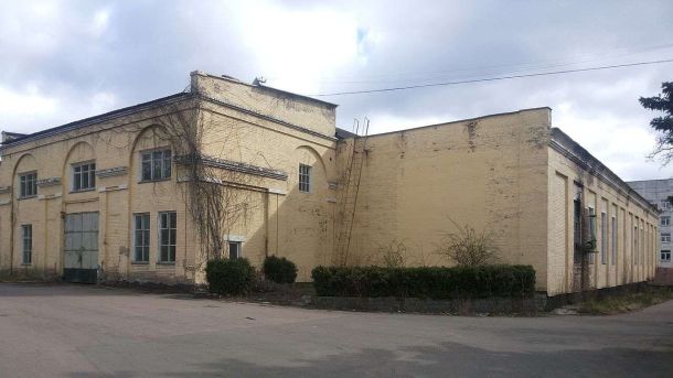 Київський апеляційний суд визнав шлюбні відносини між Зоряном Кісем і Тимуром Левчуком Київський автомобільний ремонтний завод. Фото: Юрій Пероганич, Wikimedia