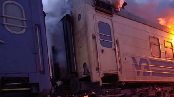 Удар по потягу на Харківщині: 6 загиблих — прокуратура Палаючий вагон