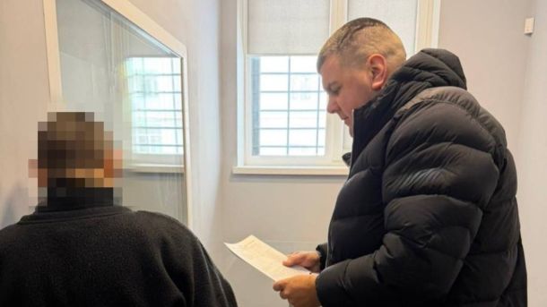 Де купити ліки під час блекауту: 6 київських аптек працюють цілодобово Затриманий у присутності правоохоронця