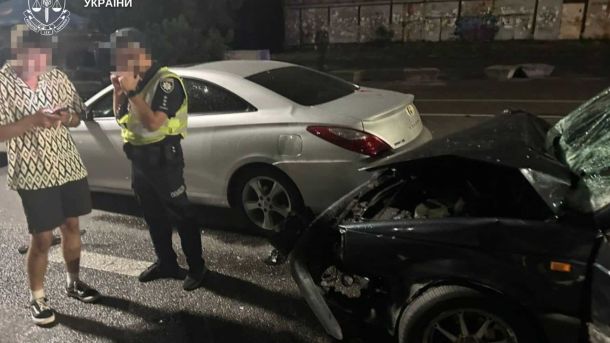 Пожежа в ліцеї на Печерську: гасили майже дві години У Києві засудили водія, який збив двох гвардійців на блокпосту