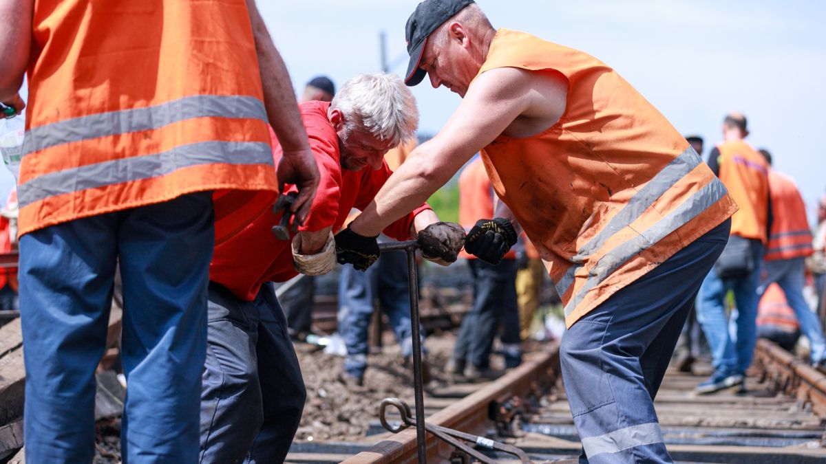 У Києві відновили 25 пошкоджених будинків — ще 7 у ремонті, триває підготовка до зими У Києві відновили 25 пошкоджених будинків — ще 7 у ремонті, триває підготовка до зими