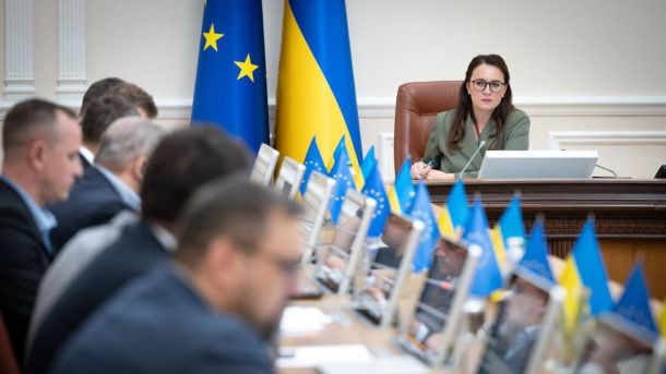 В Україні затримали депутата з ОПЗЖ Федора Христенка за підозрою у держзраді Засідання уряду України за участю членів Кабінету Міністрів