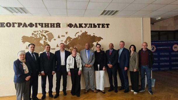«Київводоканал» заперечив звинувачення у забрудненні Русанівської протоки: скидають не стоки, а промивну воду «Київводоканал» заперечив звинувачення у забрудненні Русанівської протоки: скидають не стоки, а промивну воду