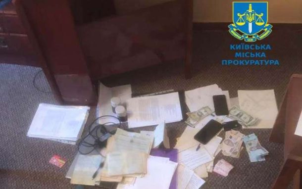 У Києві судитимуть «свах», які за $3800 продавали фіктивні шлюби з жінками з інвалідністю для виїзду за кордон У Києві судитимуть «свах», які за $3800 продавали фіктивні шлюби з жінками з інвалідністю для виїзду за кордон