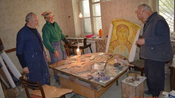 ЮНЕСКО підтримує реставрацію фресок і сейсмомоніторинг Софії Київської Художники-мозаїсти у майстерні працюють над мозаїчним образом Богородиці Нікопеї для Золотих воріт у Києві