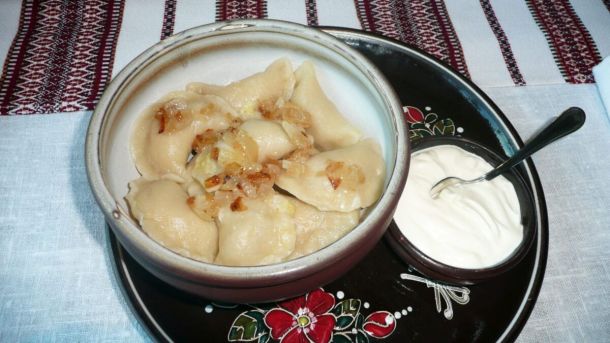 Куди піти на Масницю у Києві: найкращі локації для святкування Українські вареники зі сметаною
