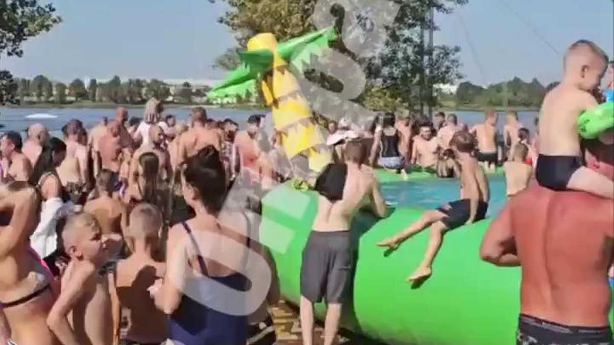 Надувна гірка впала з дітьми у клубі «Яхта» на Оболоні: ніхто не постраждав Надувна гірка впала з дітьми у клубі «Яхта» на Оболоні: ніхто не постраждав