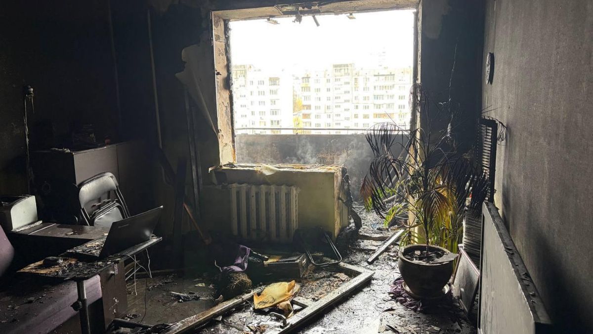 Пожежа у Києві на Північній, 28: ДСНС розповіла деталі Квартира в багатоповерхівці, яка повністю вигоріла під час пожежі