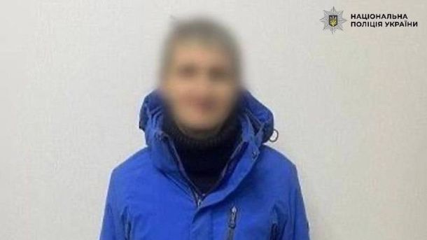 У Києві судитимуть чоловіка, що за «завданням» псевдоправоохоронців підпалив двері пенсіонерки Затриманий підозрюваний у крадіжці смартфону з магазину техніки у Деснянському районі Києва