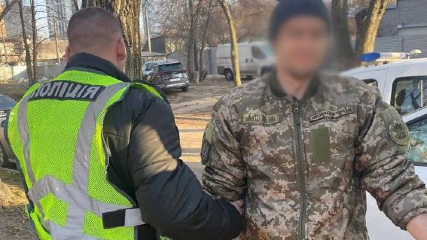 Прокуратура вимагає 14 млн пайового внеску з забудовника Залізничного шосе 38-річний киянин розпилив газ у поліцейського на Почайній