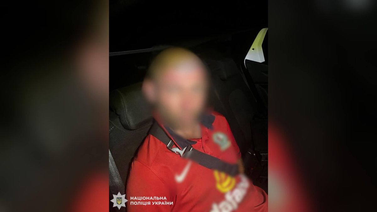 Skoda вкрали у Вишеньках — підозрюваного зупинили вже у Києві Патрульні поліцейські затримали чоловіка у Києві після крадіжки автомобіля Skoda у селі Вишеньки на Бориспільщині