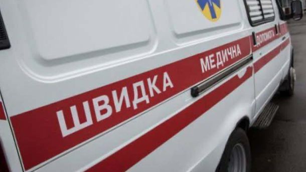 1142 будинки в Києві без тепла: коли повернуть опалення Автомобіль швидкої медичної допомоги