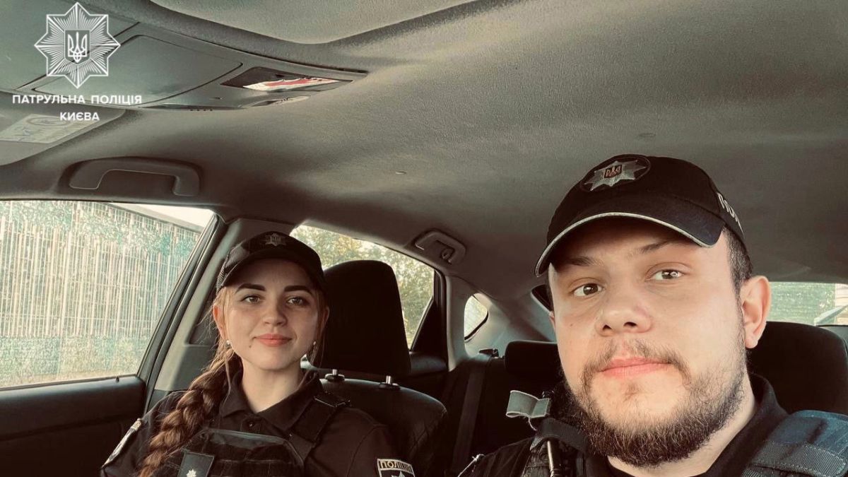 Патрульні допомогли знайти хлопчика, який загубився під час прогулянки Патрульні допомогли знайти хлопчика, який загубився під час прогулянки