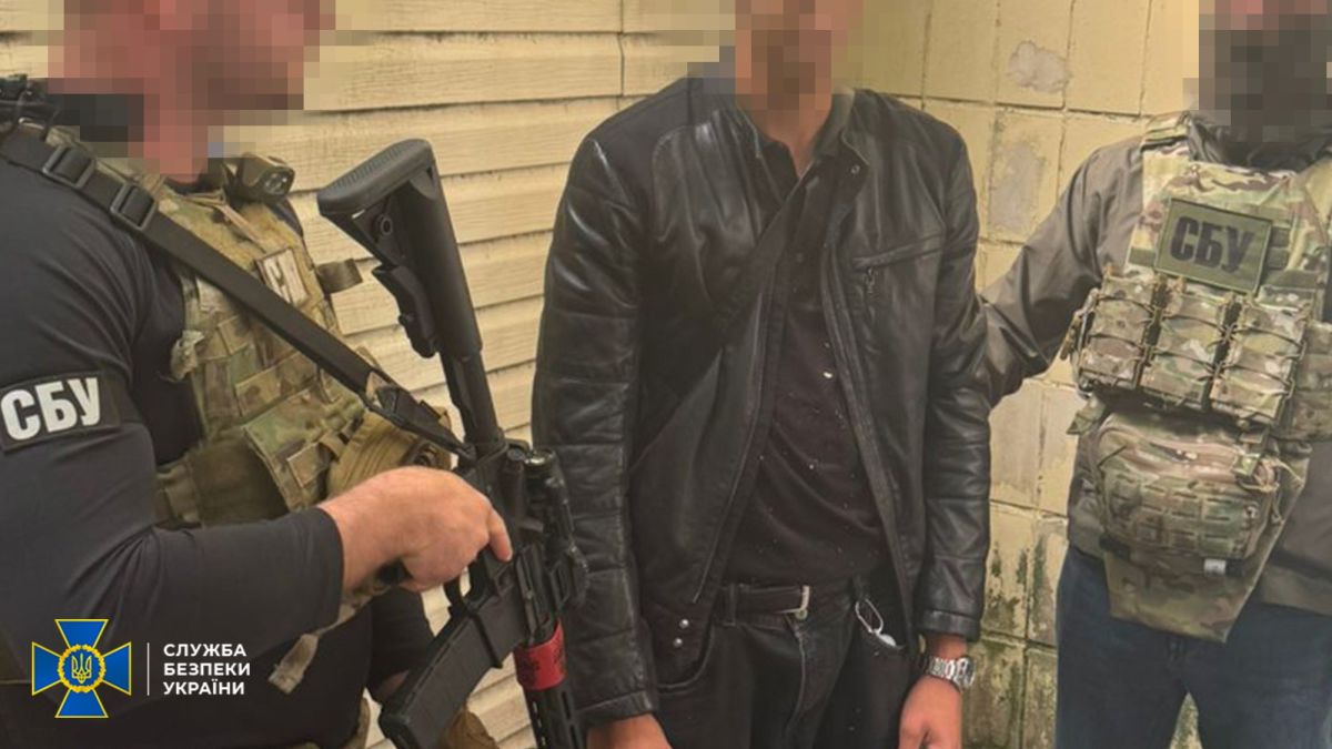 СБУ затримала школяра-зрадника: коригував атаки РФ на Київ СБУ затримала школяра-зрадника: коригував атаки РФ на Київ