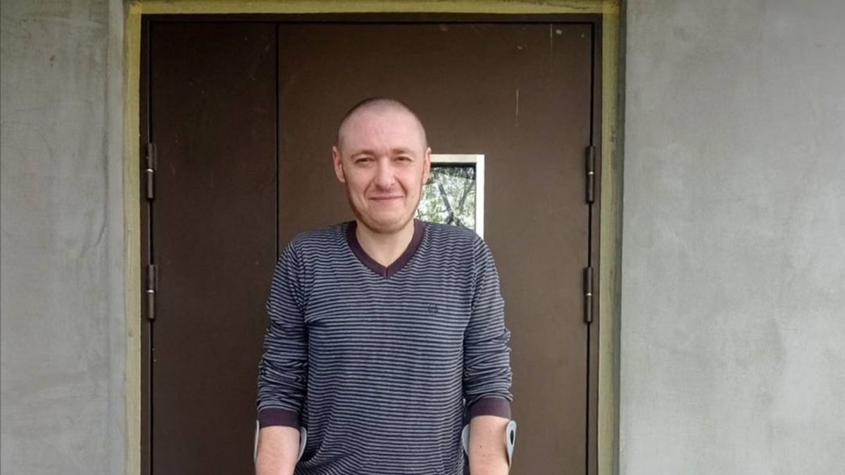 Ветеран ЗСУ після двох поранень став поліцейським на Київщині Ветеран ЗСУ Сергій Шпак, колишній бойовий медик, який після двох тяжких поранень став інспектором поліції Бучанського району на Київщині