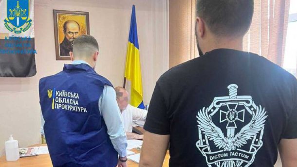 Голосіївські парки у середу оброблять від кліщів Голосіївські парки у середу оброблять від кліщів
