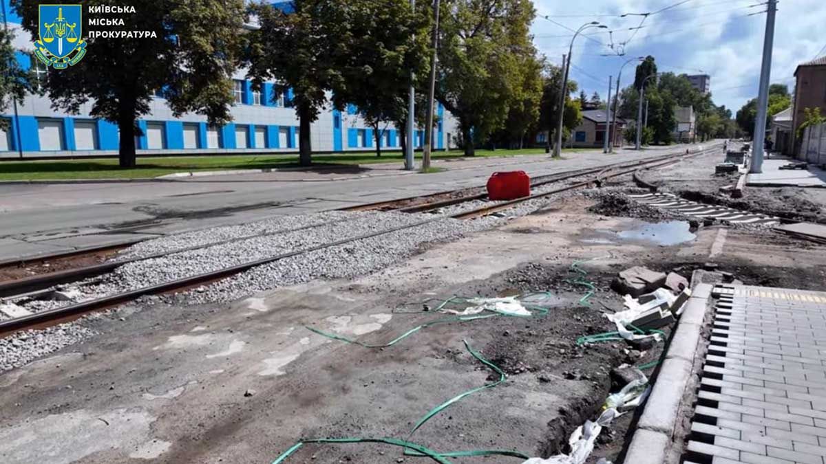 Розтрата 1,6 млн грн на «фантомних» працівниках: підозри п’ятьом посадовцям ШЕУ Києва Розтрата 1,6 млн грн на «фантомних» працівниках: підозри п’ятьом посадовцям ШЕУ Києва