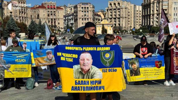 У Києві на маршрут № 27 вийшли 3 нові низькопідлогові трамваї У Києві на маршрут № 27 вийшли 3 нові низькопідлогові трамваї