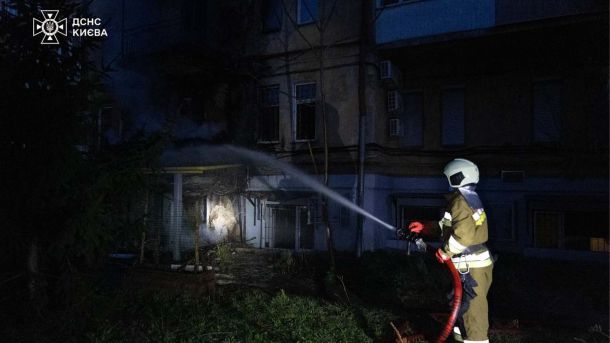 У Святошинському районі затримали водія з 1,13 проміле в крові: штраф 17 тисяч Рятувальники ДСНС ліквідують пожежу у п'ятиповерхівці на вул. Симона Петлюри, Київ