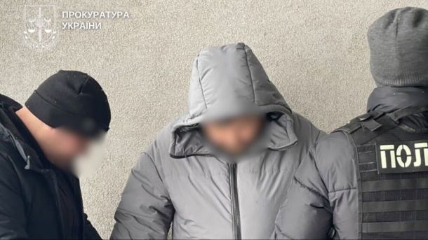 Обшуки в «Київавтодорі»: слідство перевіряє закупівлі розмітки Деснянська прокуратура скерувала до суду справу лікаря-ортопеда, що пропонував переправити військовозобов'язаного до Румунії