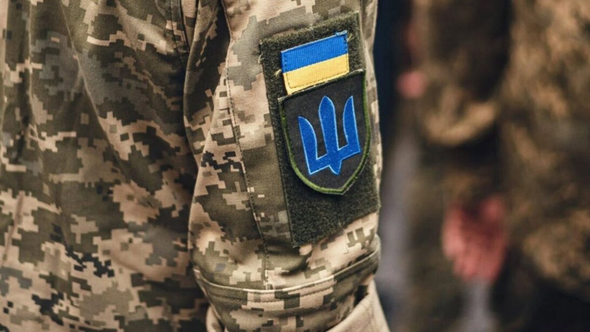 Для кращої підтримки: ветеранів з порушеннями зору закликають пройти опитування Шеврон українського військового